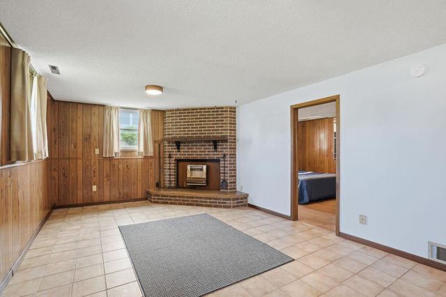 803 Sunset Street, New Hampton, IA 50659