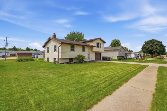 803 Sunset Street, New Hampton, IA 50659