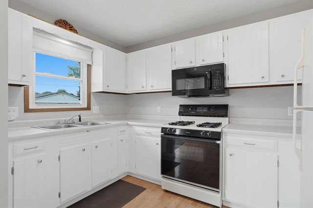 803 Sunset Street, New Hampton, IA 50659