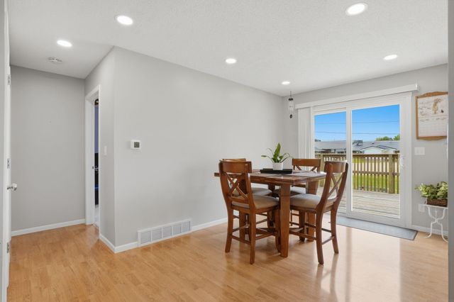 803 Sunset Street, New Hampton, IA 50659