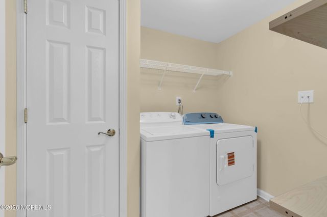 14 W Aspen Way, Matawan, NJ 07747