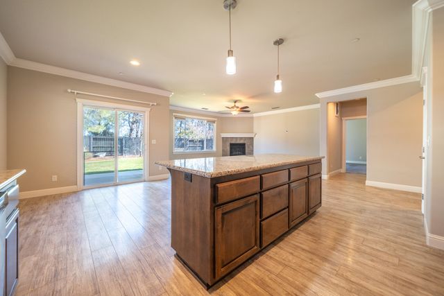 5571 Muir Peak Road, Redding, CA 96002