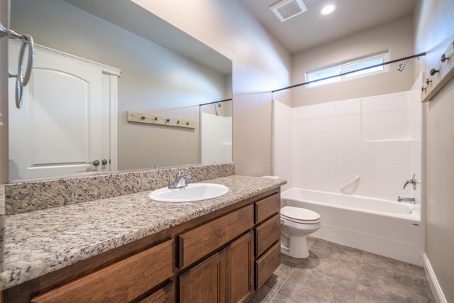 5571 Muir Peak Road, Redding, CA 96002