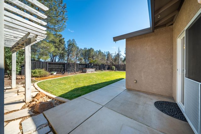 5571 Muir Peak Road, Redding, CA 96002