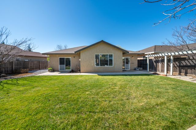 5571 Muir Peak Road, Redding, CA 96002