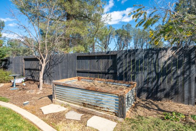 5571 Muir Peak Road, Redding, CA 96002