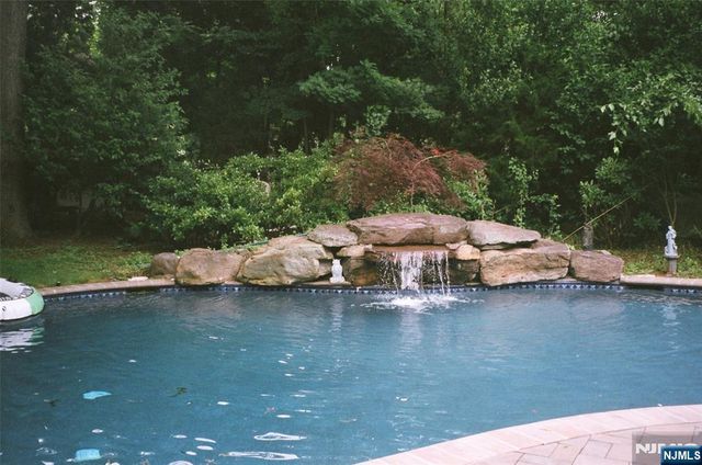 435 Carlton Road, Wyckoff, NJ 07481
