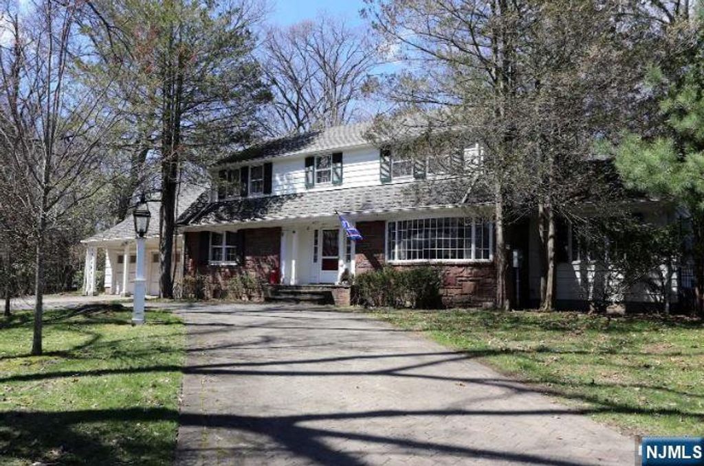 435 Carlton Road, Wyckoff, NJ 07481