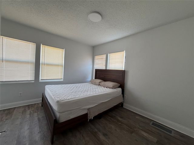 222 E Woodin Boulevard, Dallas, TX 75216