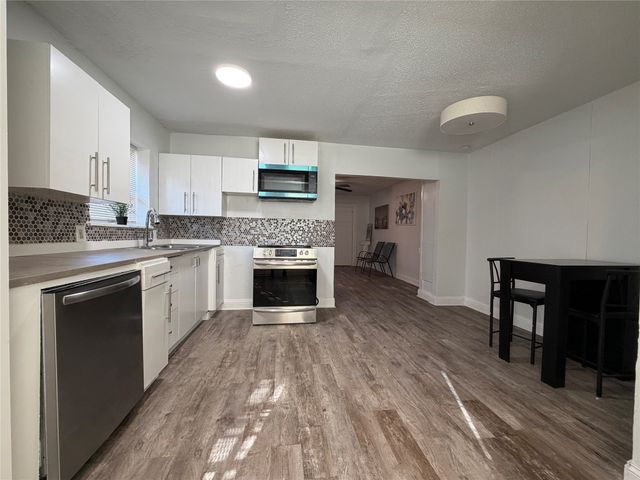 222 E Woodin Boulevard, Dallas, TX 75216