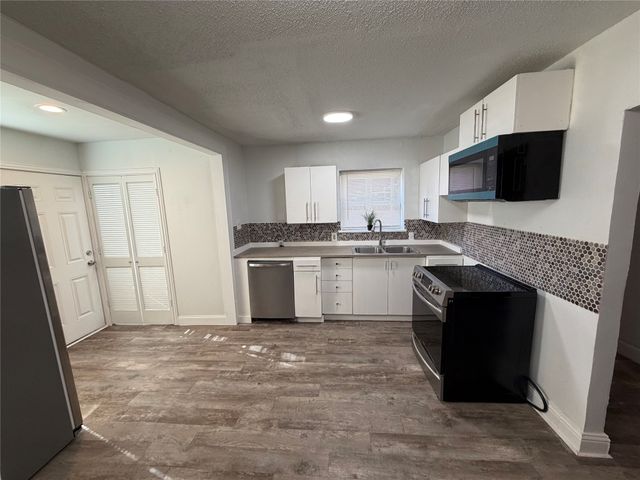 222 E Woodin Boulevard, Dallas, TX 75216