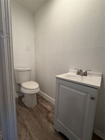 222 E Woodin Boulevard, Dallas, TX 75216