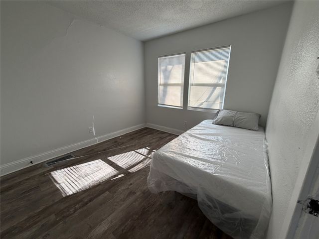 222 E Woodin Boulevard, Dallas, TX 75216