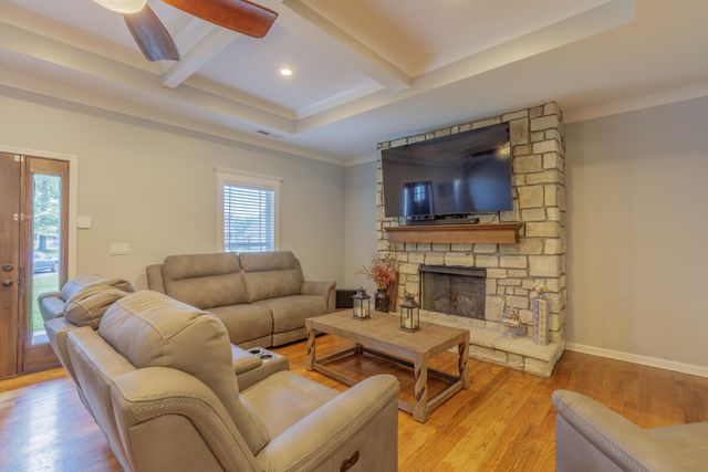 215 Red Oak Ridge Drive, Chickamauga, GA 30707