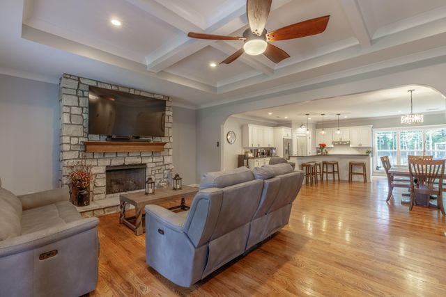 215 Red Oak Ridge Drive, Chickamauga, GA 30707