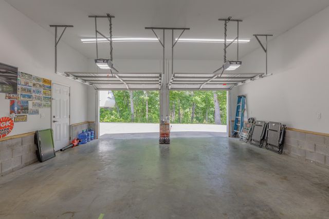 215 Red Oak Ridge Drive, Chickamauga, GA 30707