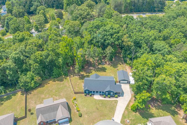 215 Red Oak Ridge Drive, Chickamauga, GA 30707