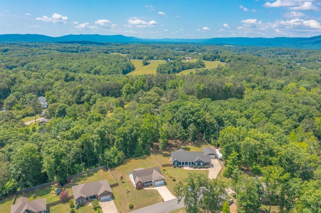 215 Red Oak Ridge Drive, Chickamauga, GA 30707