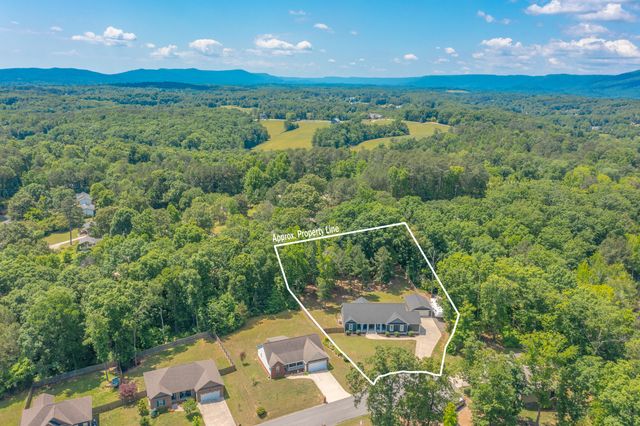 215 Red Oak Ridge Drive, Chickamauga, GA 30707