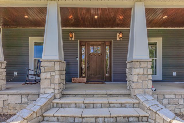215 Red Oak Ridge Drive, Chickamauga, GA 30707