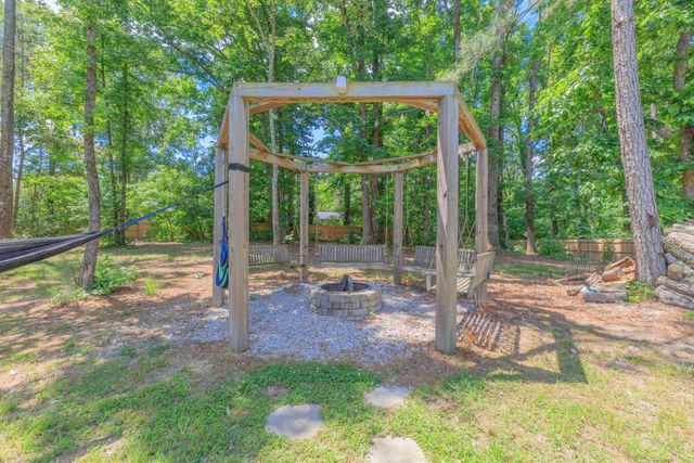 215 Red Oak Ridge Drive, Chickamauga, GA 30707