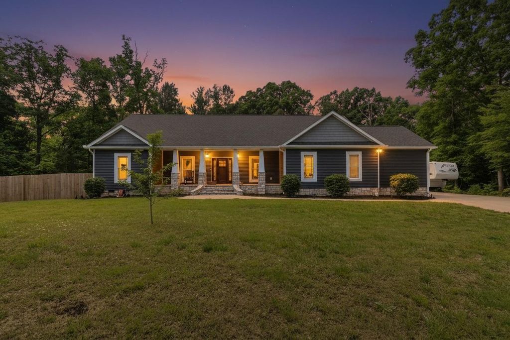 215 Red Oak Ridge Drive, Chickamauga, GA 30707