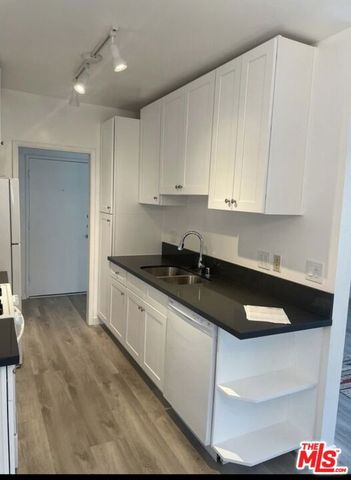 1507 Princeton Street B, Santa Monica, CA 90404