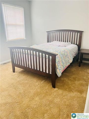 17 Fort Lee Court, Forks Twp, PA 18040