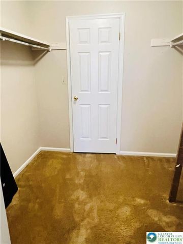 17 Fort Lee Court, Forks Twp, PA 18040