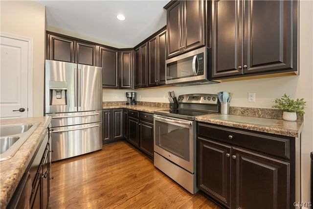 8526 McNamara Drive, Clay, NY 13041