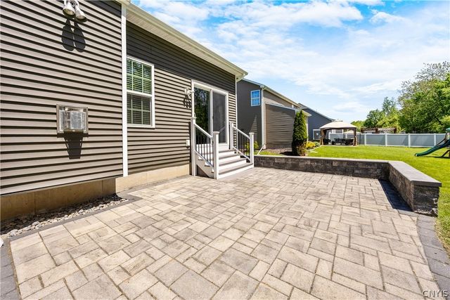 8526 McNamara Drive, Clay, NY 13041