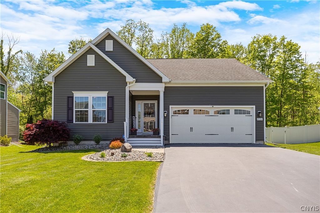 8526 McNamara Drive, Clay, NY 13041