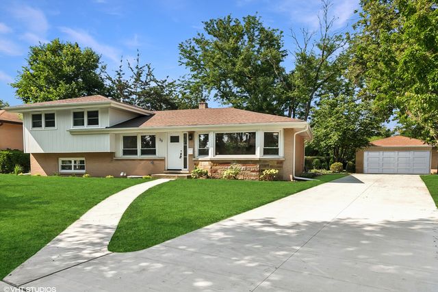 30 Crescent Drive, Glenview, IL 60025