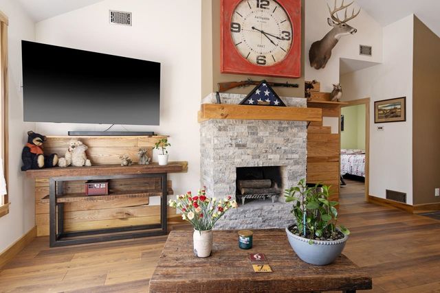 2144 N Jacobson Road, Suttons Bay, MI 49682