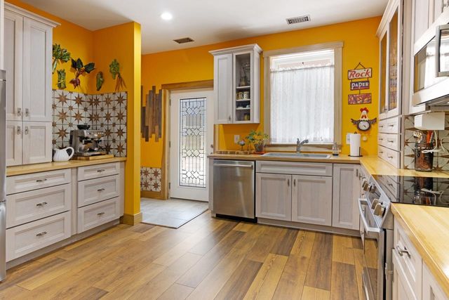 2144 N Jacobson Road, Suttons Bay, MI 49682