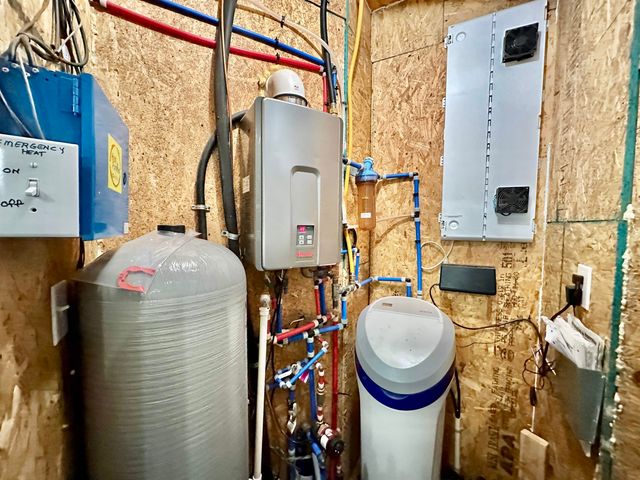 2144 N Jacobson Road, Suttons Bay, MI 49682