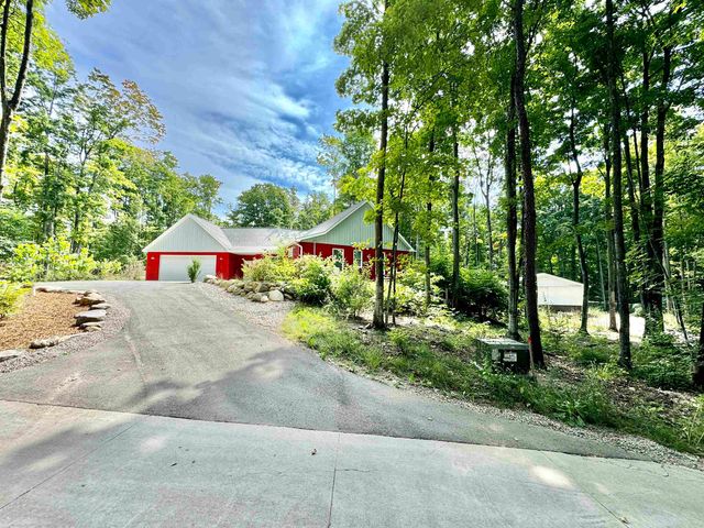 2144 N Jacobson Road, Suttons Bay, MI 49682