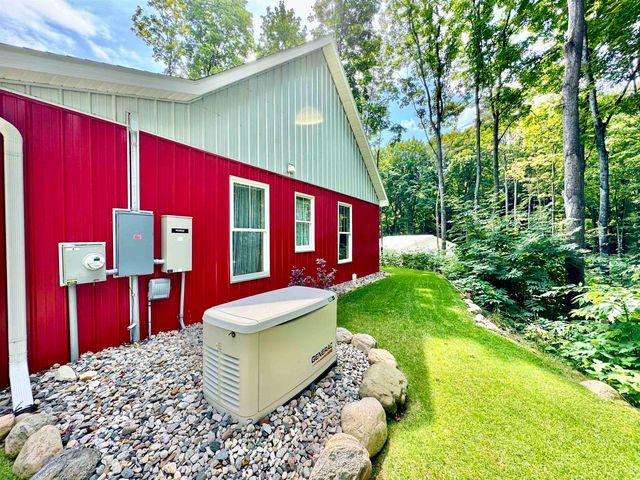 2144 N Jacobson Road, Suttons Bay, MI 49682