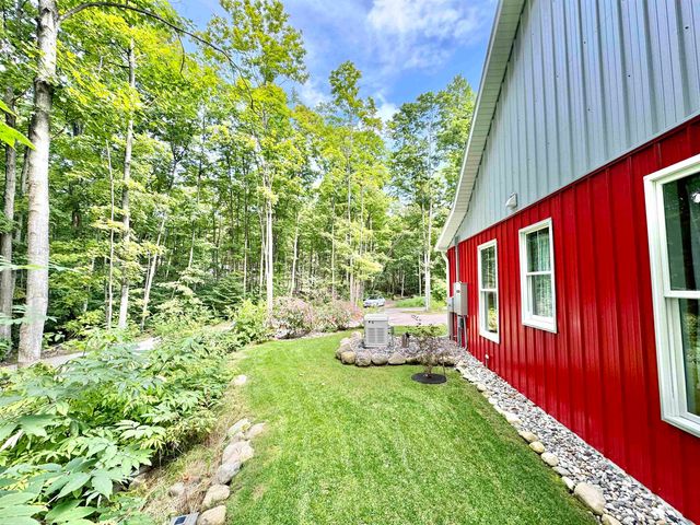 2144 N Jacobson Road, Suttons Bay, MI 49682