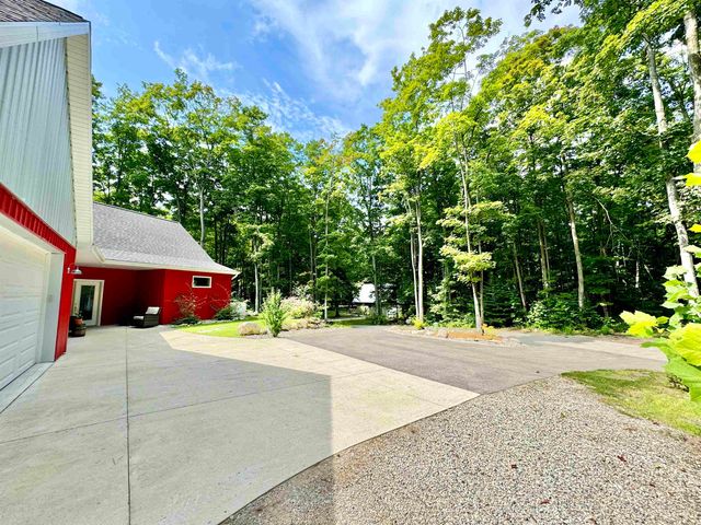 2144 N Jacobson Road, Suttons Bay, MI 49682
