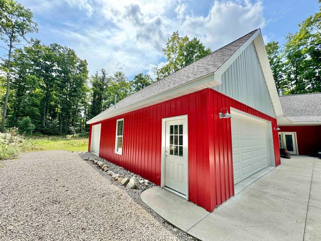 2144 N Jacobson Road, Suttons Bay, MI 49682