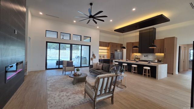 22824 LINWOOD RDG, San Antonio, TX 78255