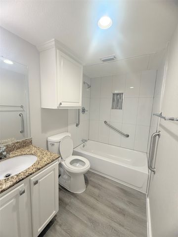 18333 Roehampton Drive 515, Dallas, TX 75252