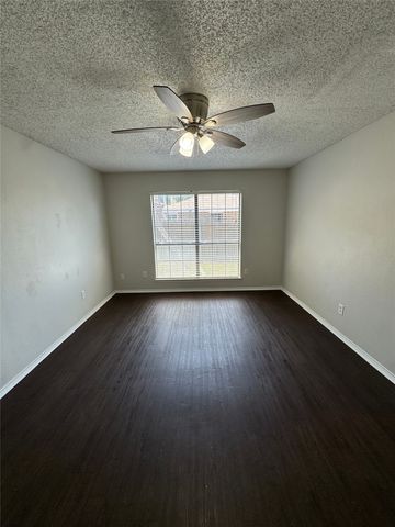 459 Little Valley Court, Fort Worth, TX 76108
