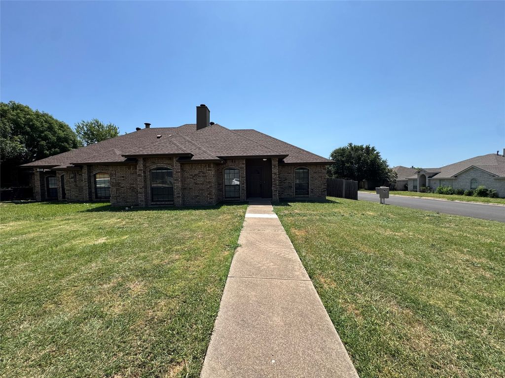 459 Little Valley Court, Fort Worth, TX 76108