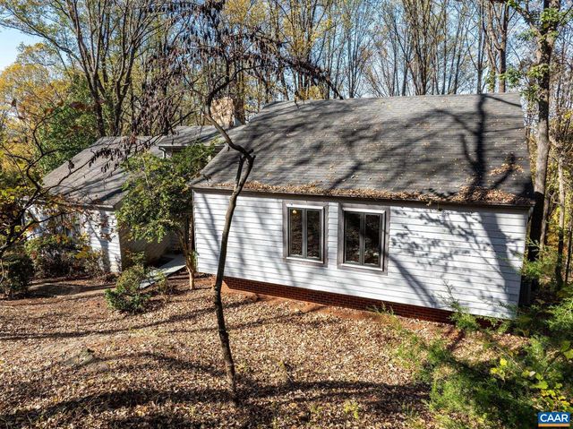 1880 NORTH PANTOPS DR, Charlottesville, VA 22911