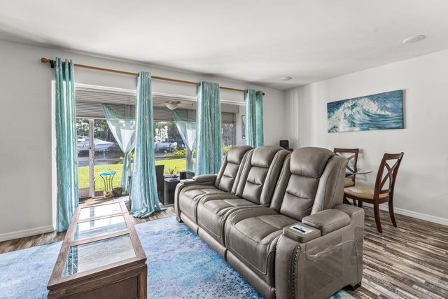 342 Southwind Drive 102, North Palm Beach, FL 33408