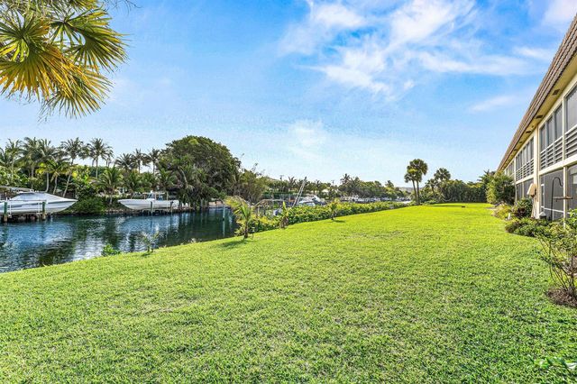 342 Southwind Drive 102, North Palm Beach, FL 33408