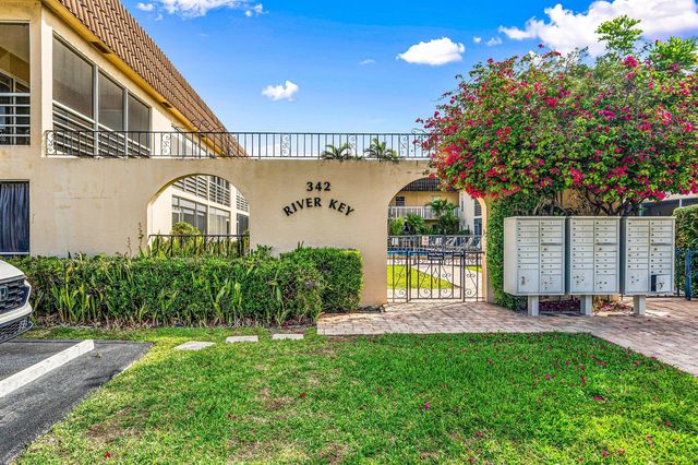 342 Southwind Drive 102, North Palm Beach, FL 33408