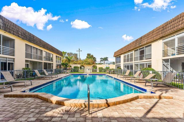 342 Southwind Drive 102, North Palm Beach, FL 33408
